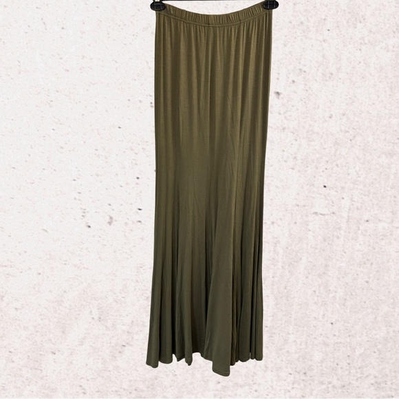 Caribbean Queen Green Maxi Skirt Casual - Picture 2 of 3